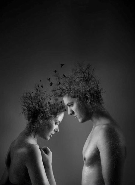 foto in bianco e di una coppia uomo e donna, mezzo busto